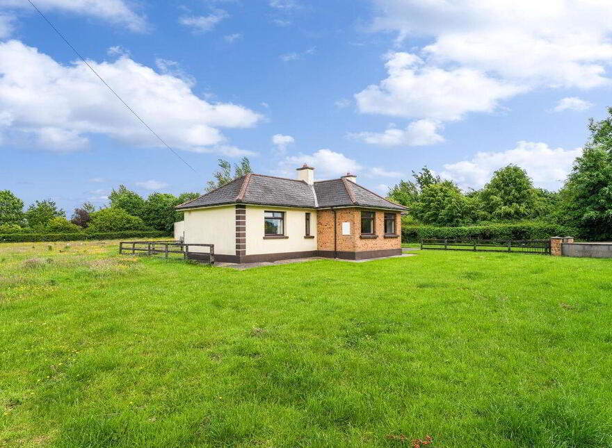 Castlewarden, Straffan