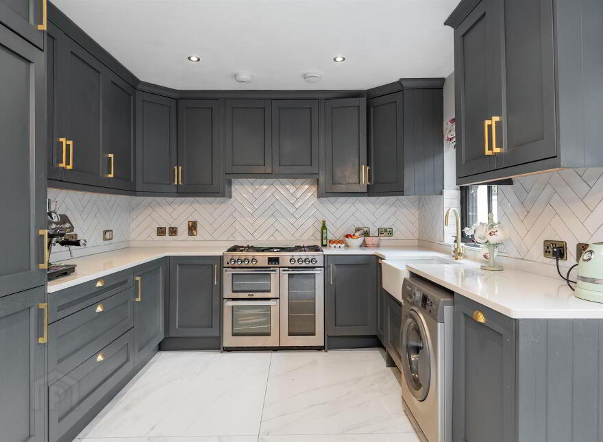 1009a Upper Newtownards Road, Dundonald, Belfast, BT16 1RN