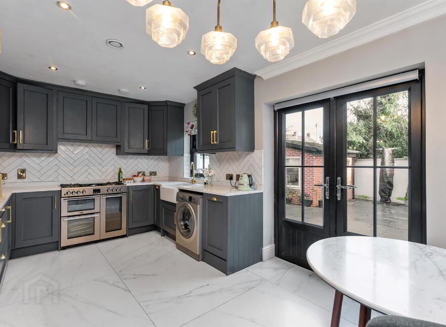 1009a Upper Newtownards Road, Dundonald, Belfast, BT16 1RN