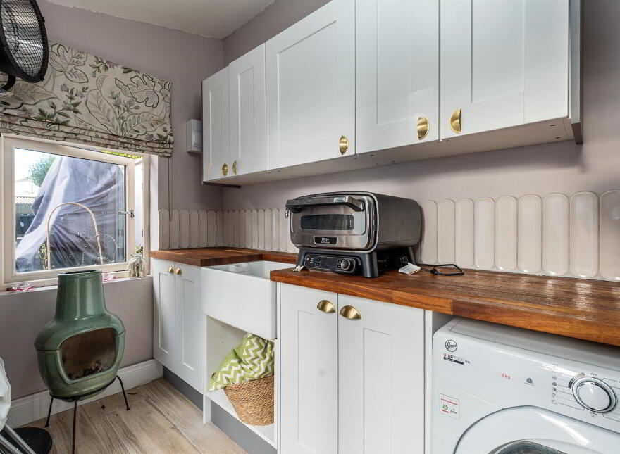 1009a Upper Newtownards Road, Dundonald, Belfast, BT16 1RN
