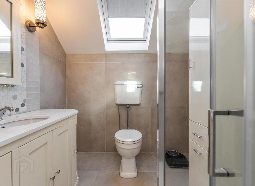 1009a Upper Newtownards Road, Dundonald, Belfast, BT16 1RN