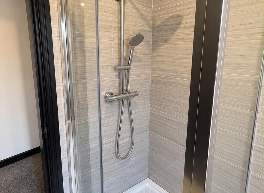 ROOMS AVAILABLE NOW, Stranmillis Gardens, Belfast, BT9 5AS