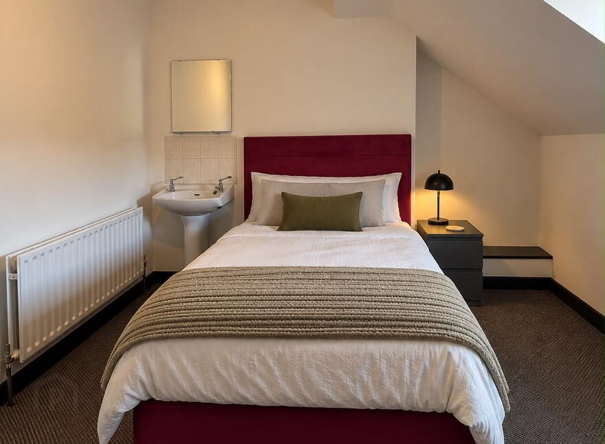 ROOMS AVAILABLE NOW, Stranmillis Gardens, Belfast, BT9 5AS