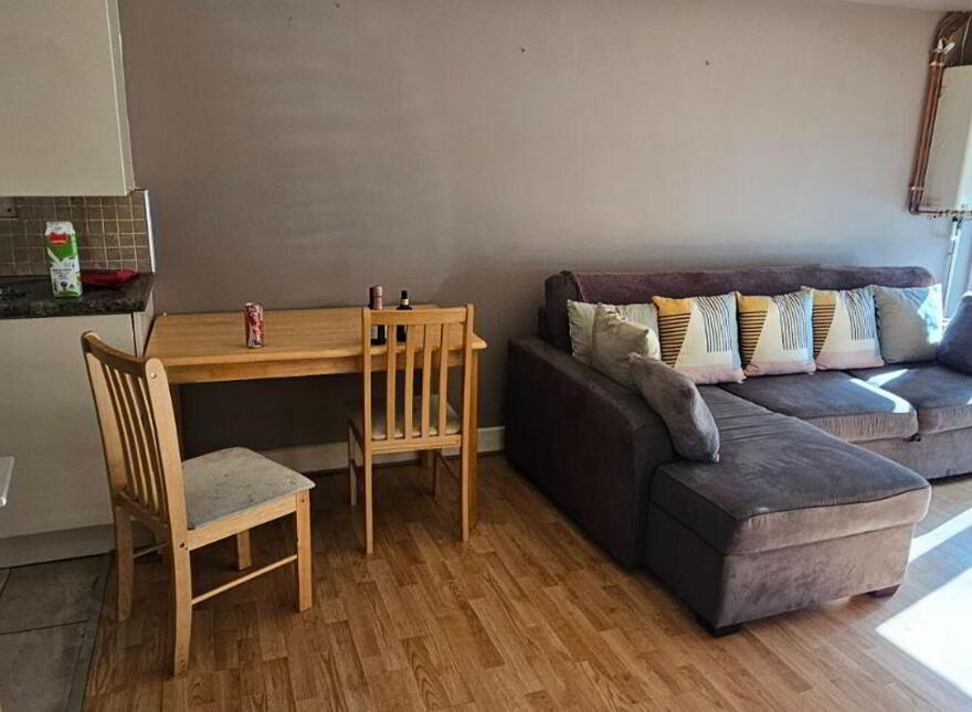 Bailis Village, Johnstown, C15D450