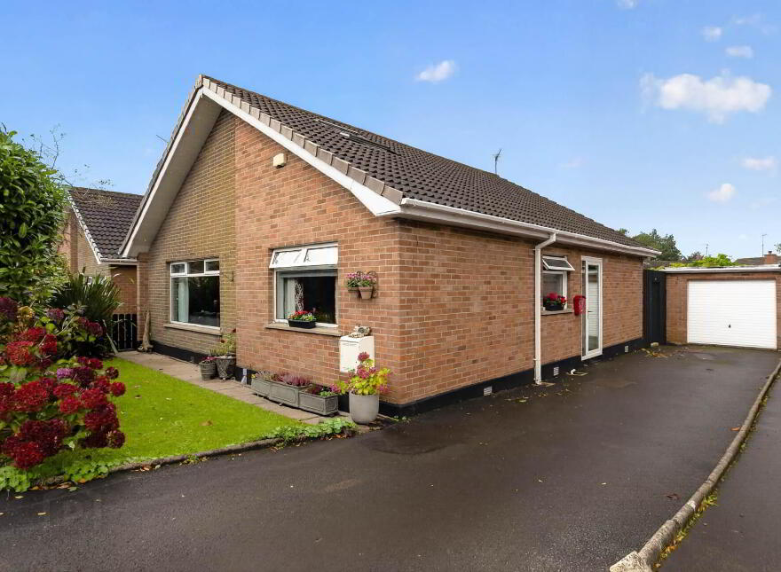 15 Thornleigh Close, Lisburn, BT28 2DB