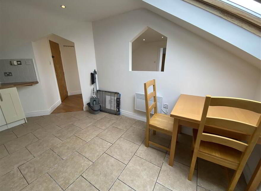Apt 5, 39 North Street, Lurgan, BT67 9AG