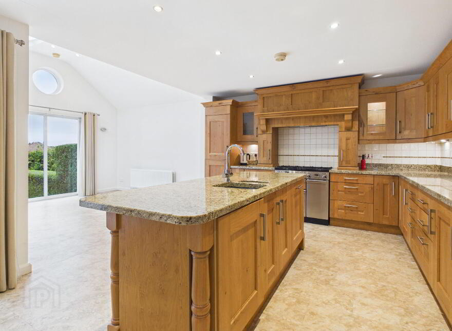 82 Newtownards Road, Bangor, BT20 4HR