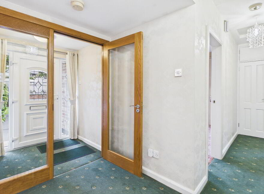 82 Newtownards Road, Bangor, BT20 4HR