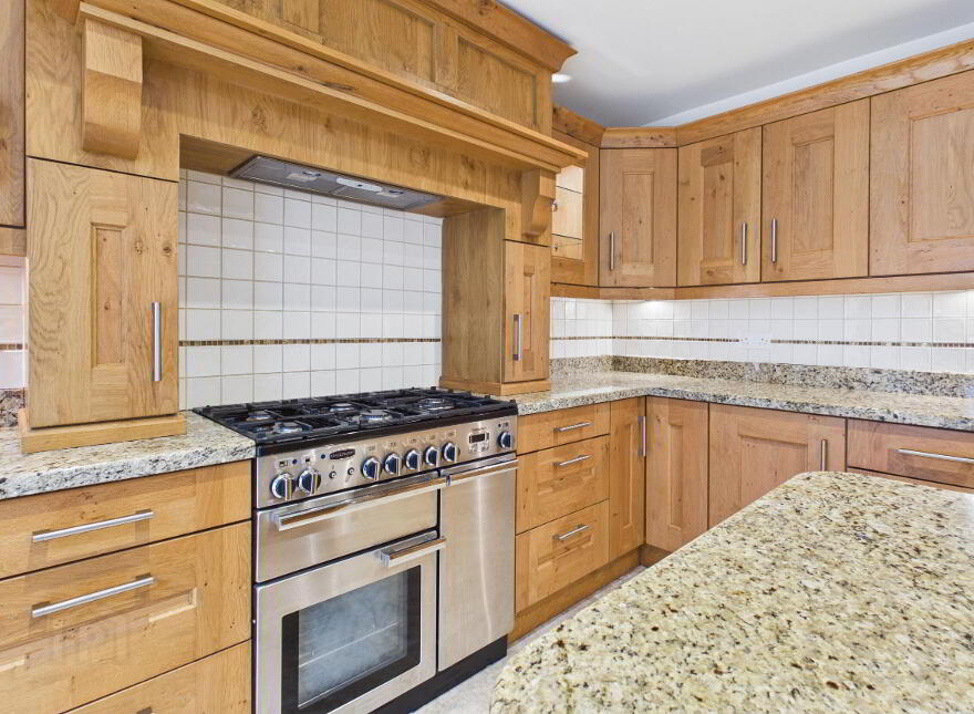 82 Newtownards Road, Bangor, BT20 4HR