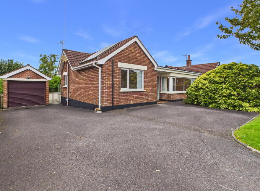 82 Newtownards Road, Bangor, BT20 4HR photo