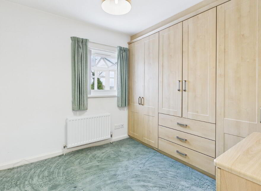 82 Newtownards Road, Bangor, BT20 4HR