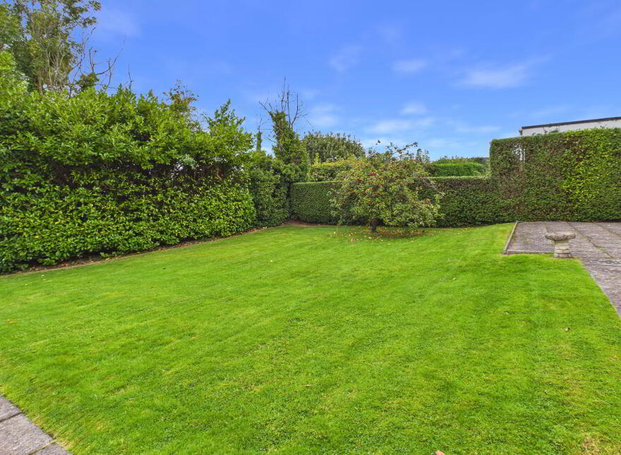 82 Newtownards Road, Bangor, BT20 4HR