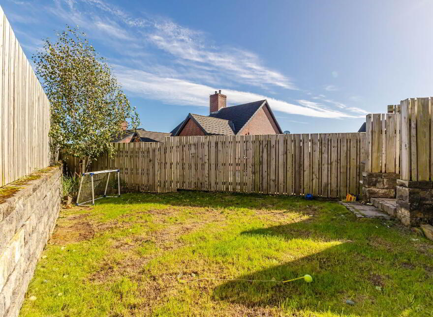 9 Fairfields Manor, Lisburn, BT28 3WA