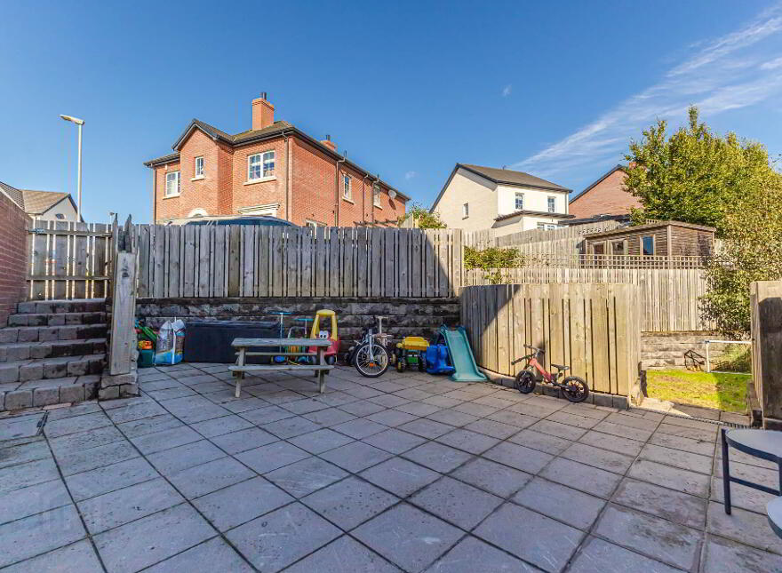 9 Fairfields Manor, Lisburn, BT28 3WA