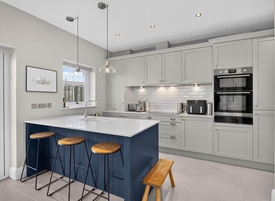 9 Fairfields Manor, Lisburn, BT28 3WA