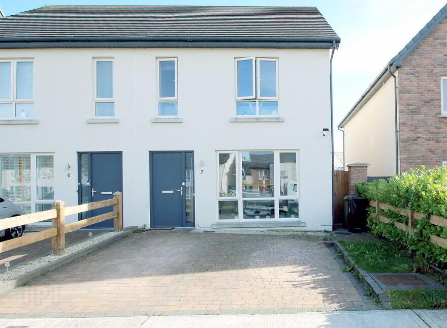 7 The Green, The Hawthorns, Tullamore, R35X6R6