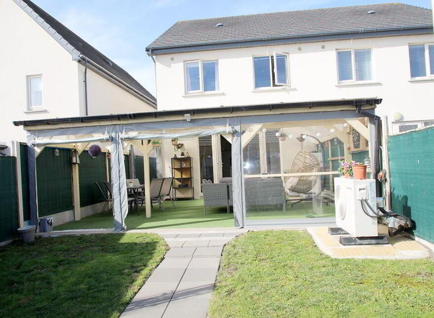 7 The Green, The Hawthorns, Tullamore, R35X6R6