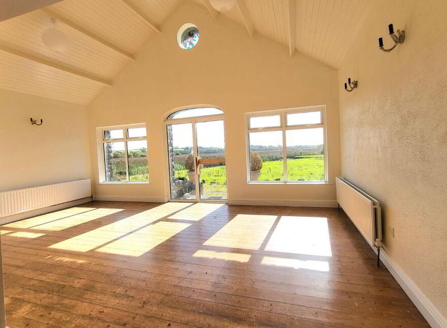 Derry Quay Lodge, Ballymagibbon South, Cross, F12VY04
