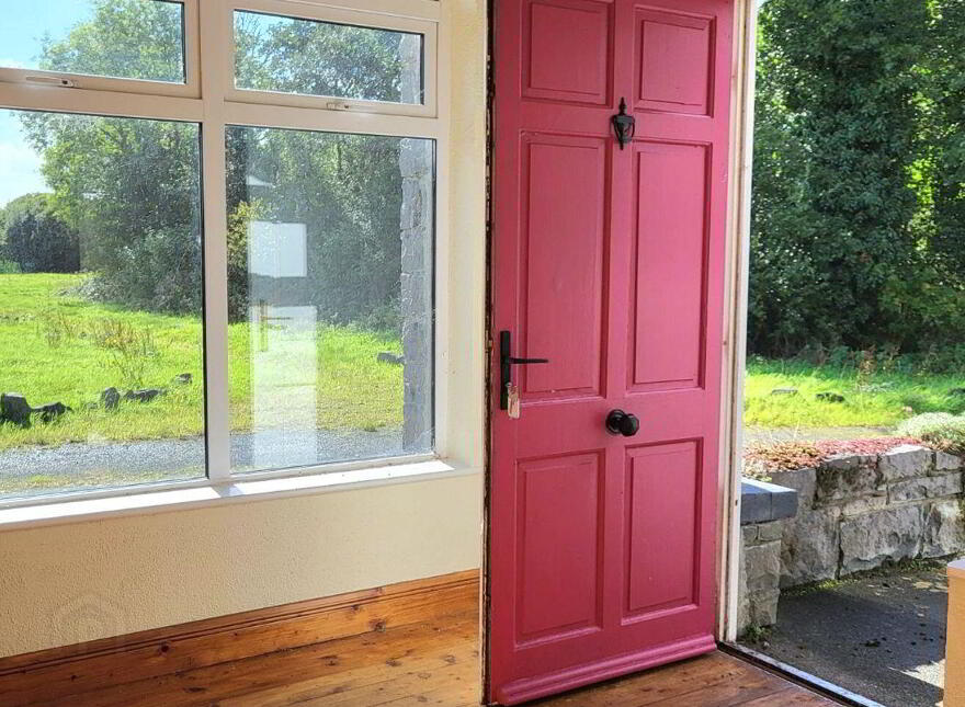 Derry Quay Lodge, Ballymagibbon South, Cross, F12VY04