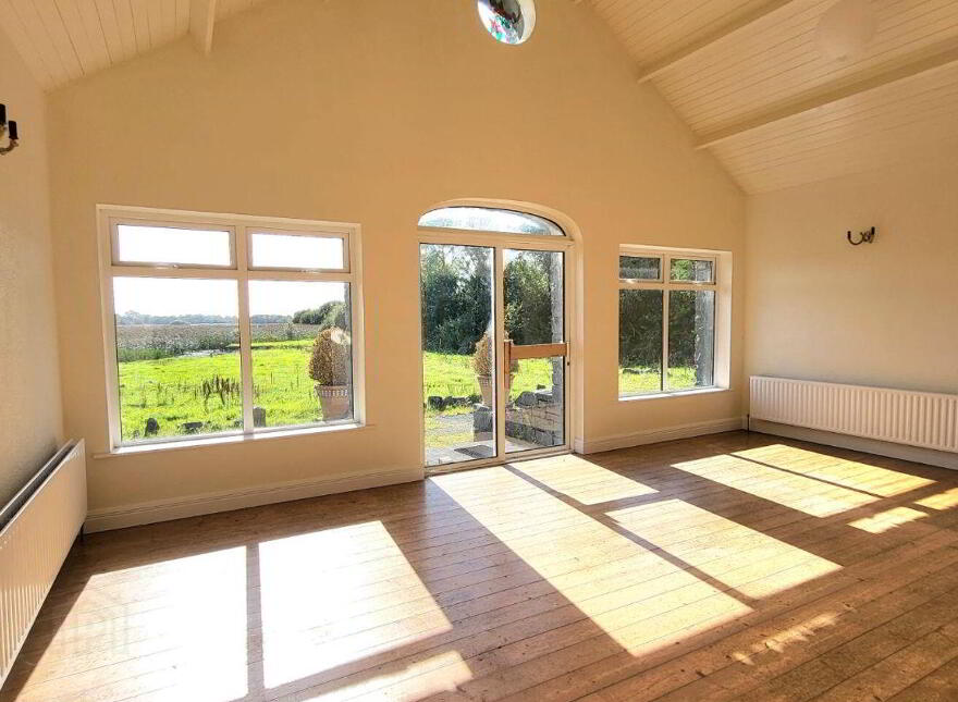 Derry Quay Lodge, Ballymagibbon South, Cross, F12VY04