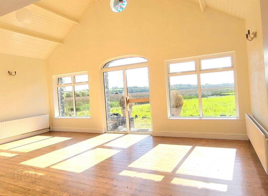 Derry Quay Lodge, Ballymagibbon South, Cross, F12VY04