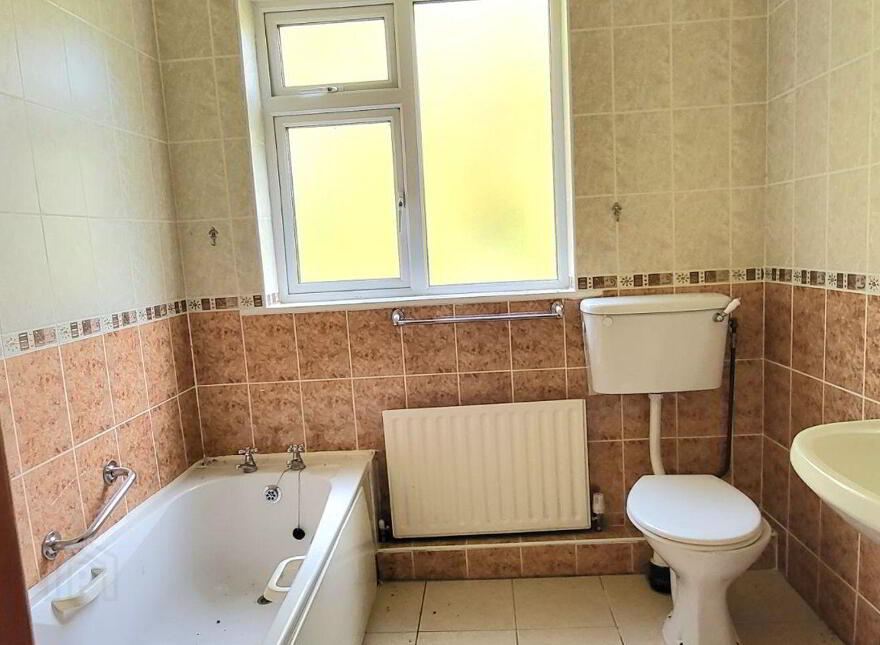 Derry Quay Lodge, Ballymagibbon South, Cross, F12VY04