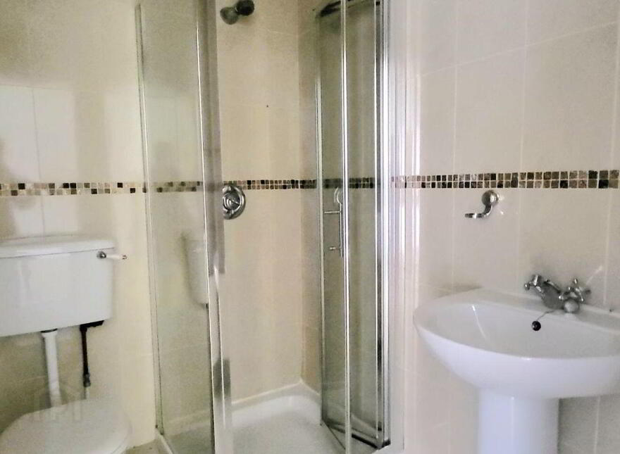 Derry Quay Lodge, Ballymagibbon South, Cross, F12VY04