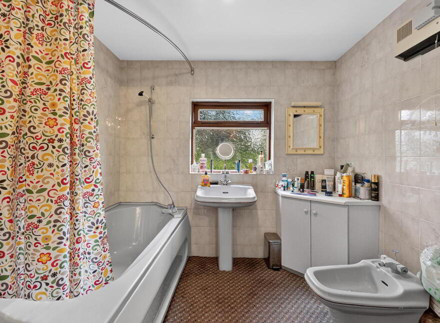 CASTLE-ARDS, 7 Drumalig Road, Boardmills, Lisburn, BT27 6UD