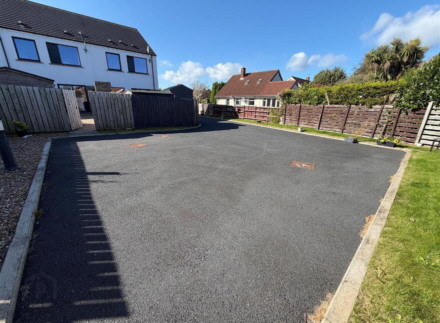 11b Irvine Park, Bangor, BT19 7XR