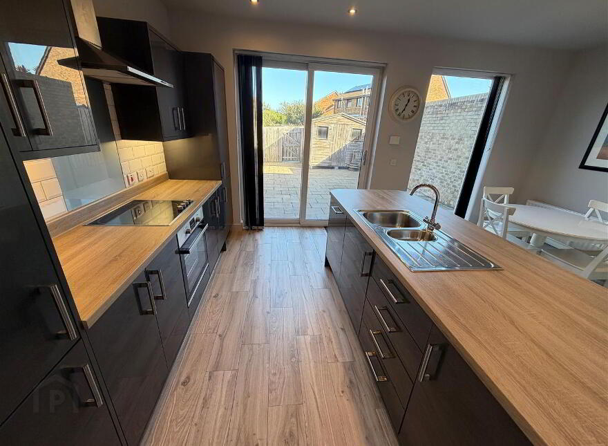 11b Irvine Park, Bangor, BT19 7XR