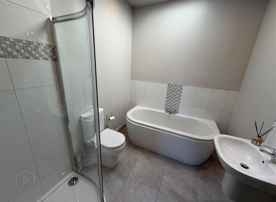 11b Irvine Park, Bangor, BT19 7XR