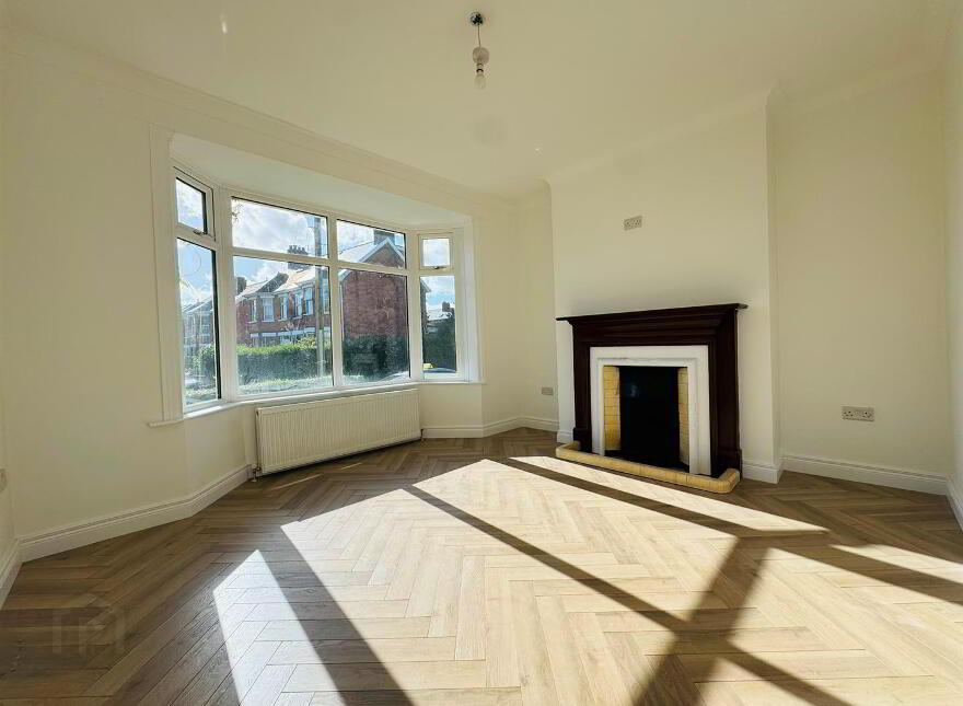 16 Clanroy Parade, Upper Newtownards Road, Belfast, BT4 3BZ