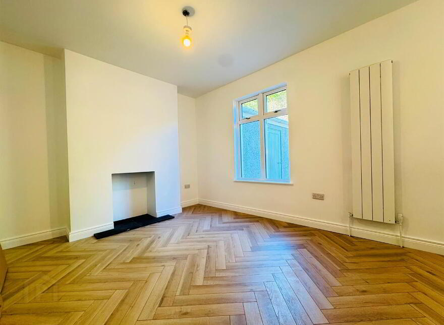 16 Clanroy Parade, Upper Newtownards Road, Belfast, BT4 3BZ