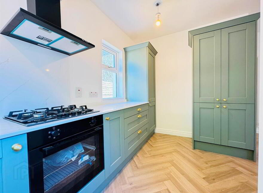 16 Clanroy Parade, Upper Newtownards Road, Belfast, BT4 3BZ