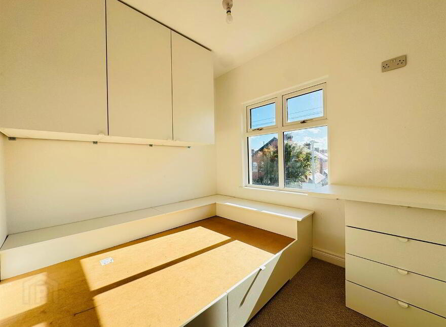 16 Clanroy Parade, Upper Newtownards Road, Belfast, BT4 3BZ