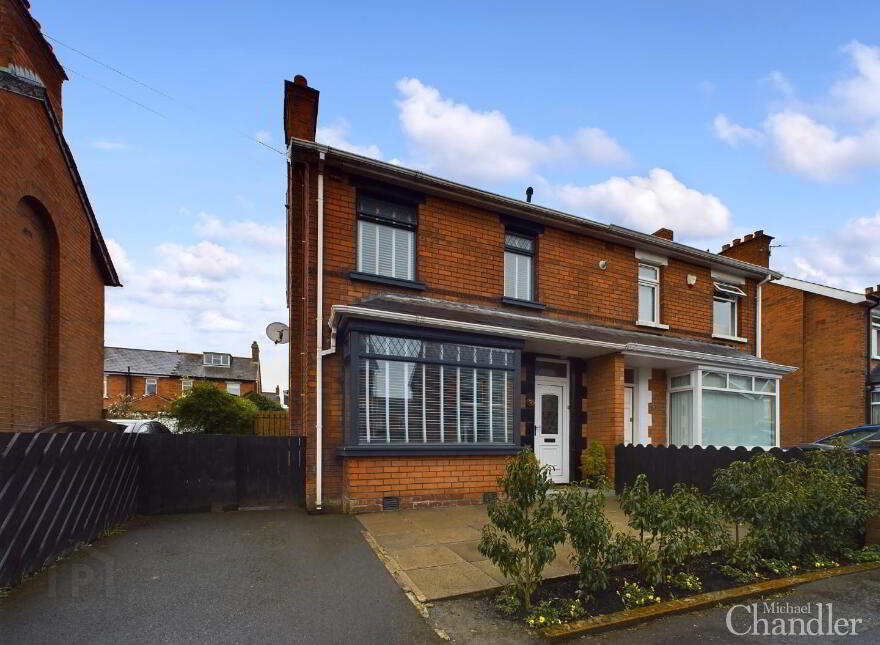 39 Loopland Park, Cregagh, Belfast, BT6 9DY
