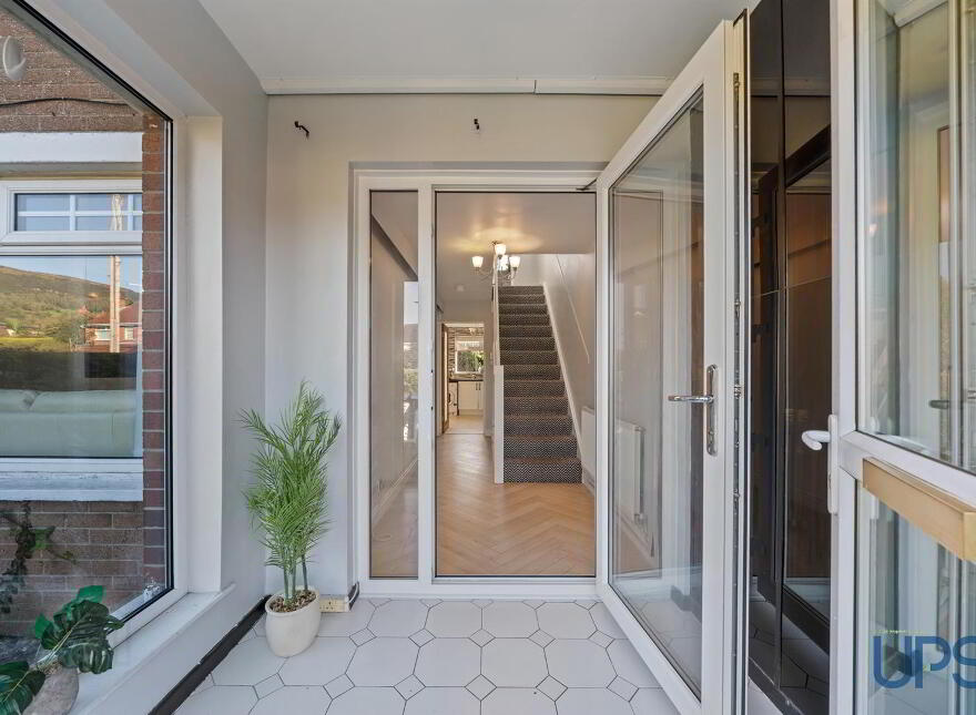 10 Coolnasilla Drive, Glen Road, Belfast, BT11 8JX