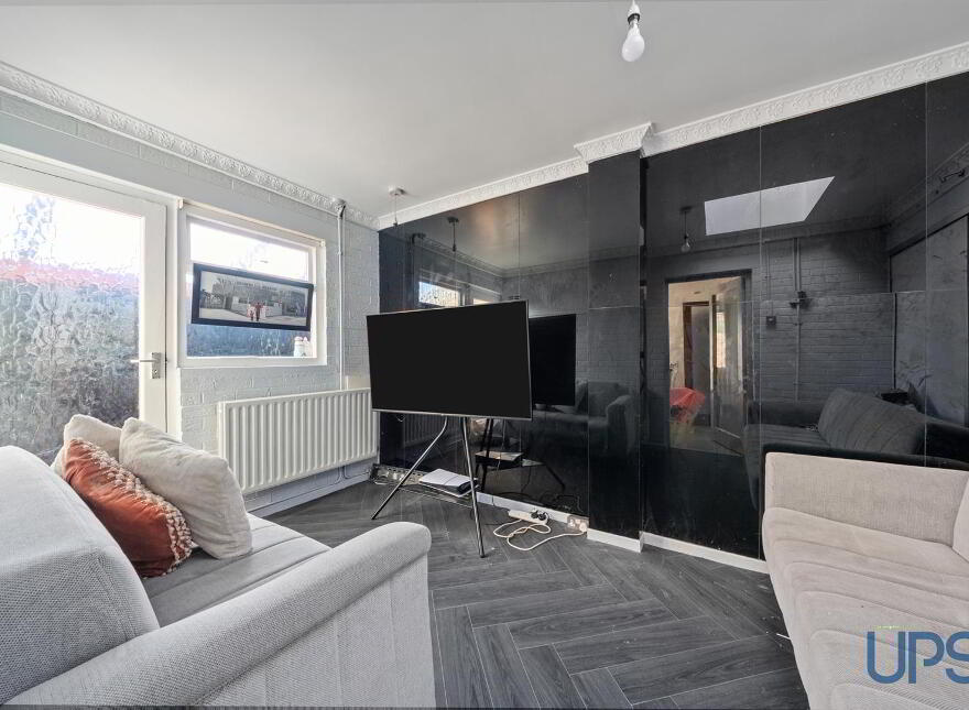 10 Coolnasilla Drive, Glen Road, Belfast, BT11 8JX