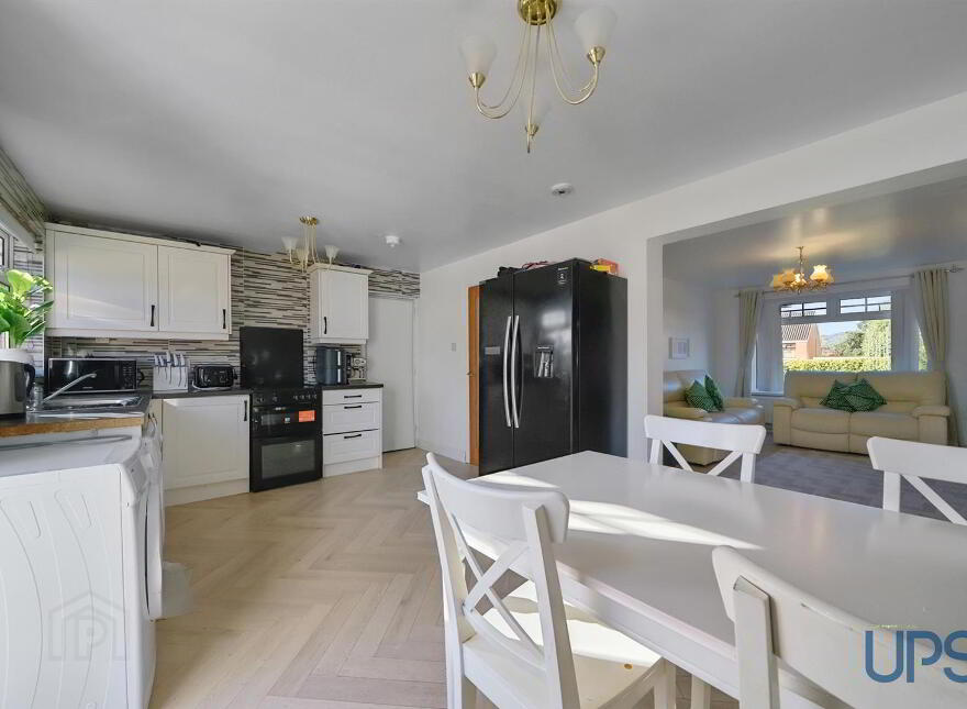 10 Coolnasilla Drive, Glen Road, Belfast, BT11 8JX