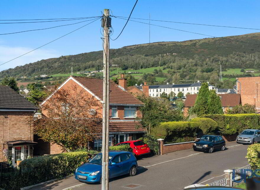 10 Coolnasilla Drive, Glen Road, Belfast, BT11 8JX