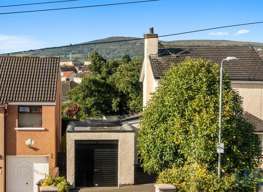 10 Coolnasilla Drive, Glen Road, Belfast, BT11 8JX