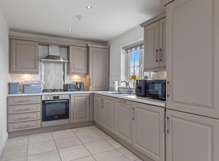 16 River Hill Park, Newtownards, BT23 7FJ