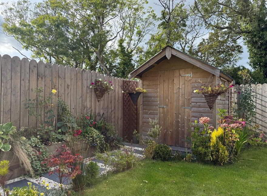 28 Meadow Avenue, Whitebrook, Whiterock, Y35R99C
