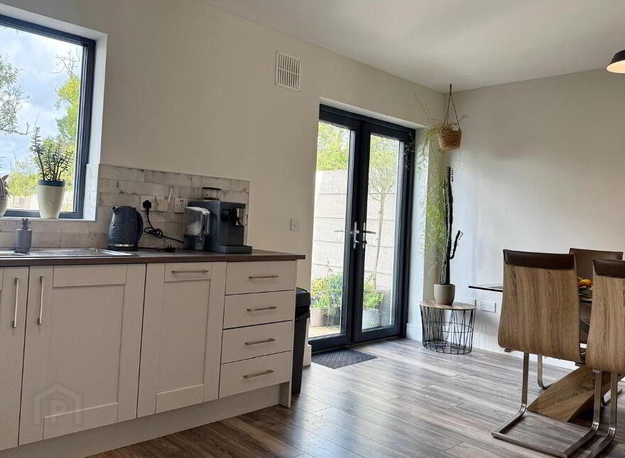 28 Meadow Avenue, Whitebrook, Whiterock, Y35R99C