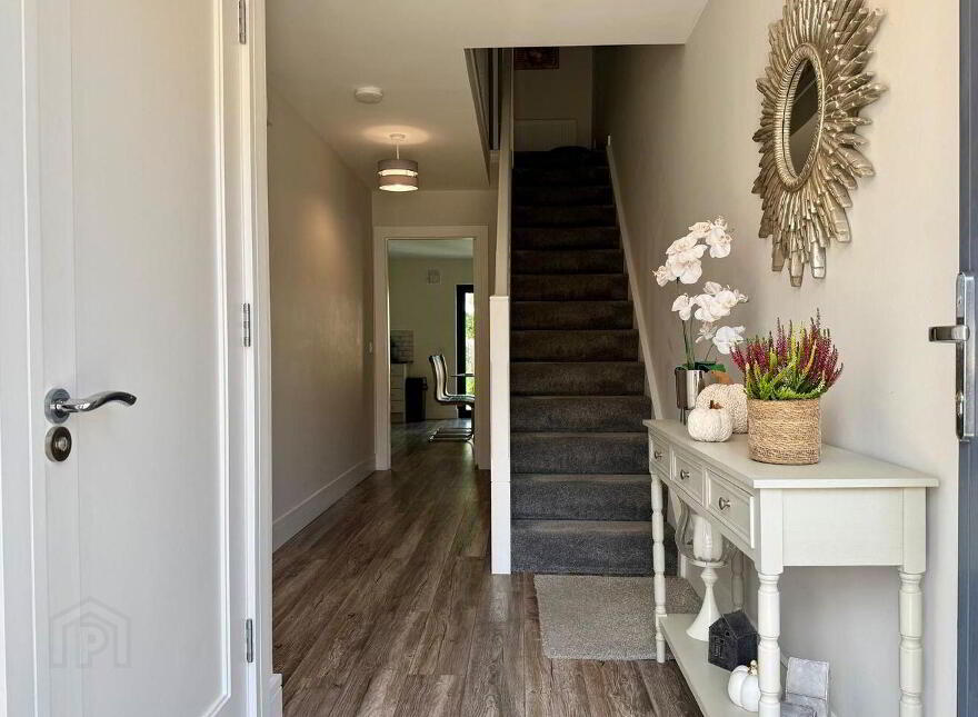 28 Meadow Avenue, Whitebrook, Whiterock, Y35R99C