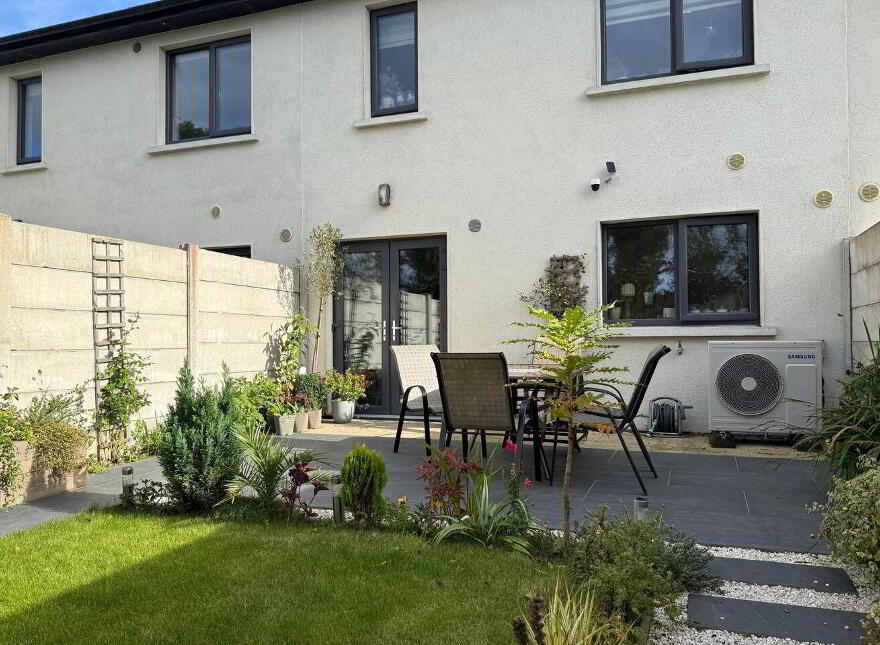 28 Meadow Avenue, Whitebrook, Whiterock, Y35R99C