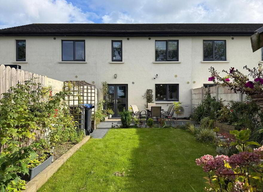 28 Meadow Avenue, Whitebrook, Whiterock, Y35R99C