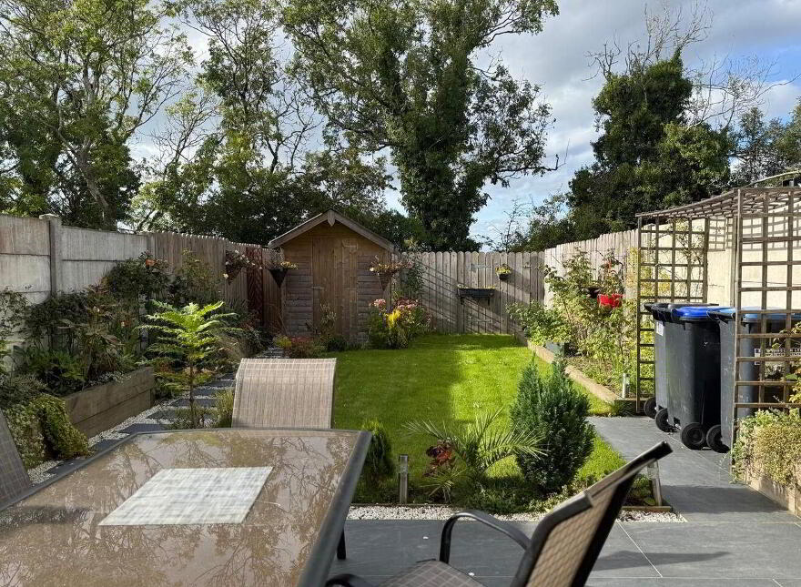 28 Meadow Avenue, Whitebrook, Whiterock, Y35R99C