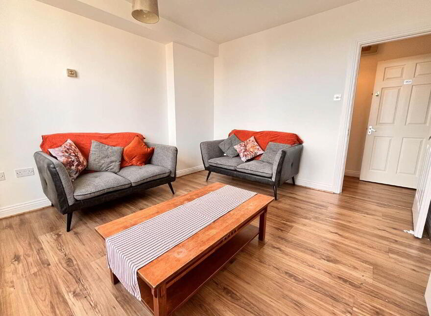 Apt, 35 H Merchants Dock, Merchants Road, Galway City, H91X688