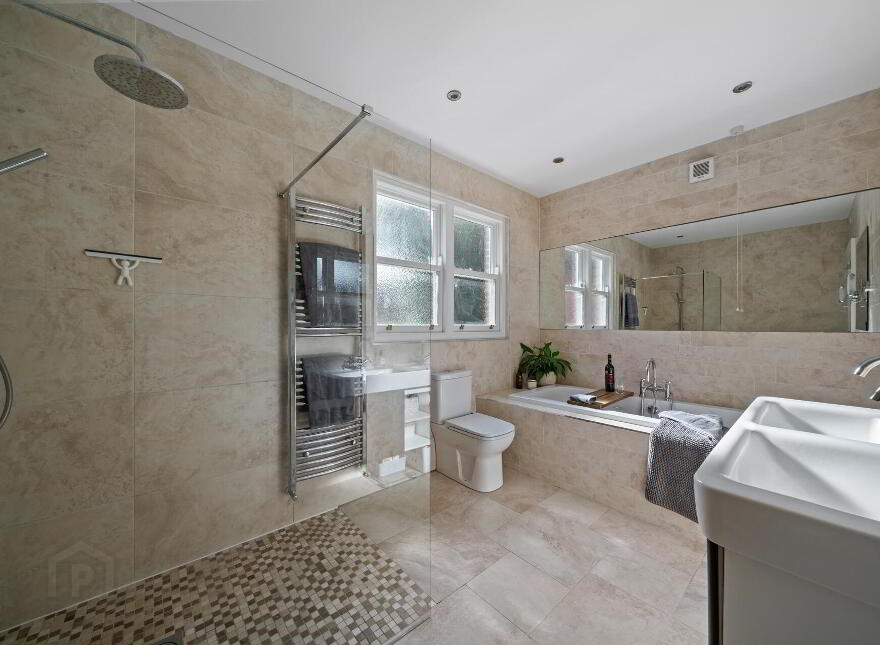 48 Wellington Park, Malone Road, Belfast, BT9 6DP